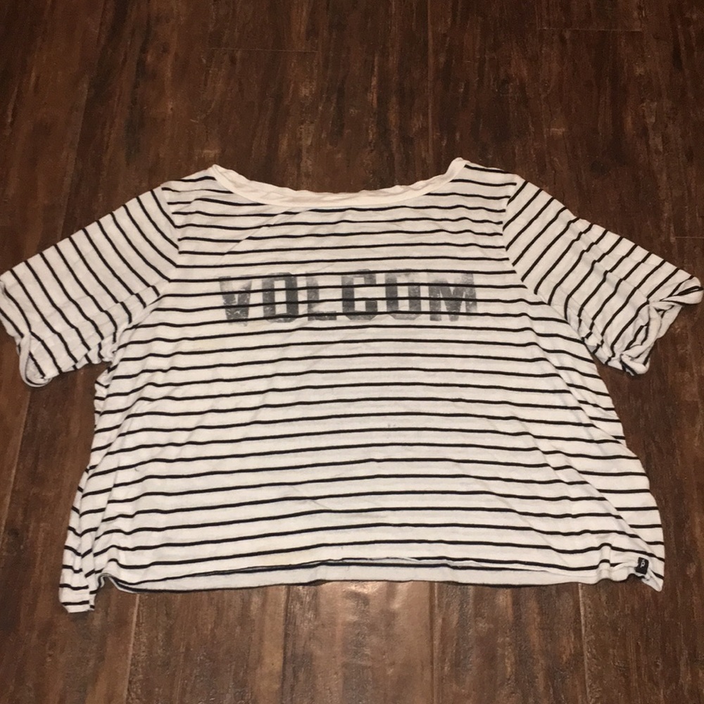 Volcom t shirt